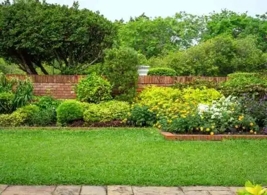 landscaping services Linn